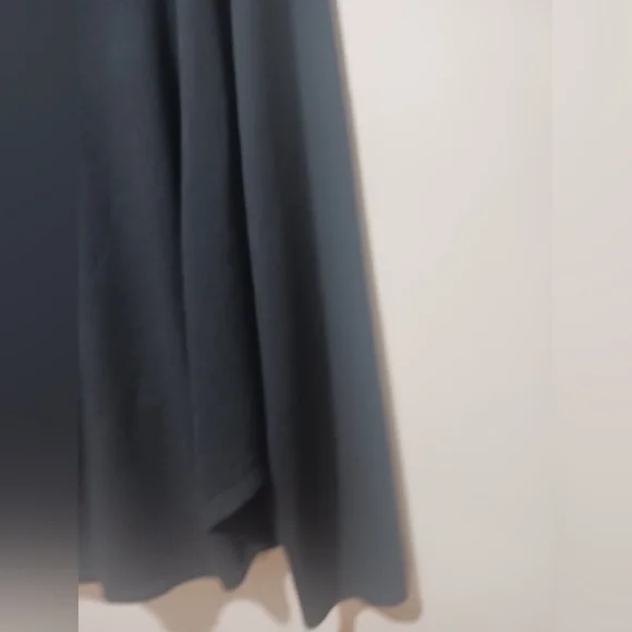 Final $5 Old Navy Split (open) Back Hi-Lo Longsleve Knit  Top Sz. L Black - Picture 3 of 6